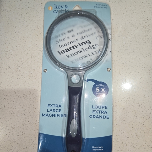 Extra Large Black Magnifier - Picture 3 of 3